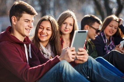 Świadomość zagrożeń związanych z korzystaniem z Internetu wśród młodzieży – cz. II Świadomość zagrożeń związanych z korzystaniem z Internetu wśród młodzieży – cz. II